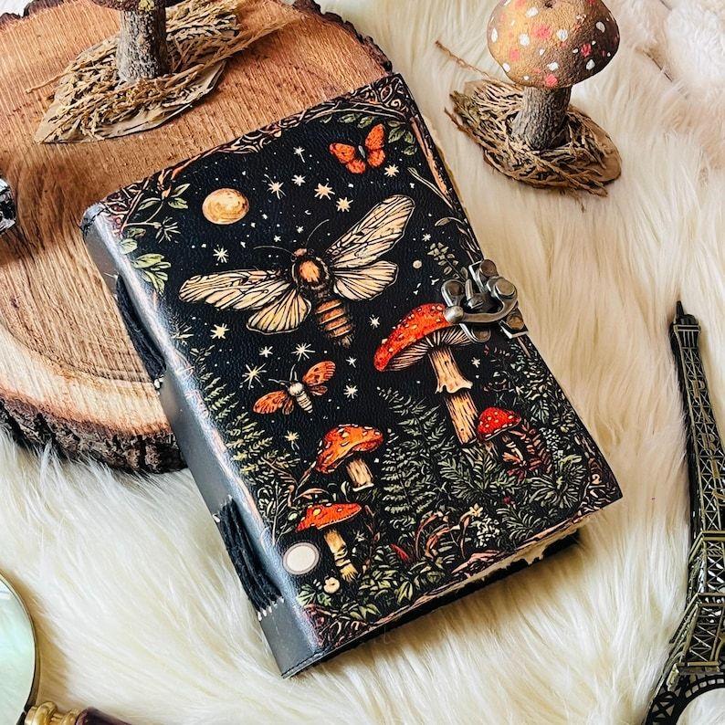 Большой кожаный журнал-гримуар: Древо Жизни Книга Теней 7 x 5 in
Большой кожаный журнал-гримуар: Древо Жизни Книга Теней 7 x 5 in