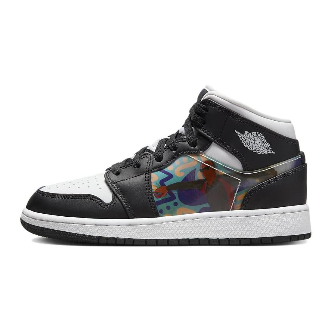 Jordan 1 Mid Hologram GS DR9495-001 36.5
Jordan 1 Mid Hologram GS DR9495-001 36.5