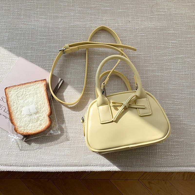 New Style Women s Cross-body Light Small Satchel High-end Fashionable Handbag Cute Bowknot Mini жовтий
New Style Women s Cross-body Light Small Satchel High-end Fashionable Handbag Cute Bowknot Mini жовтий