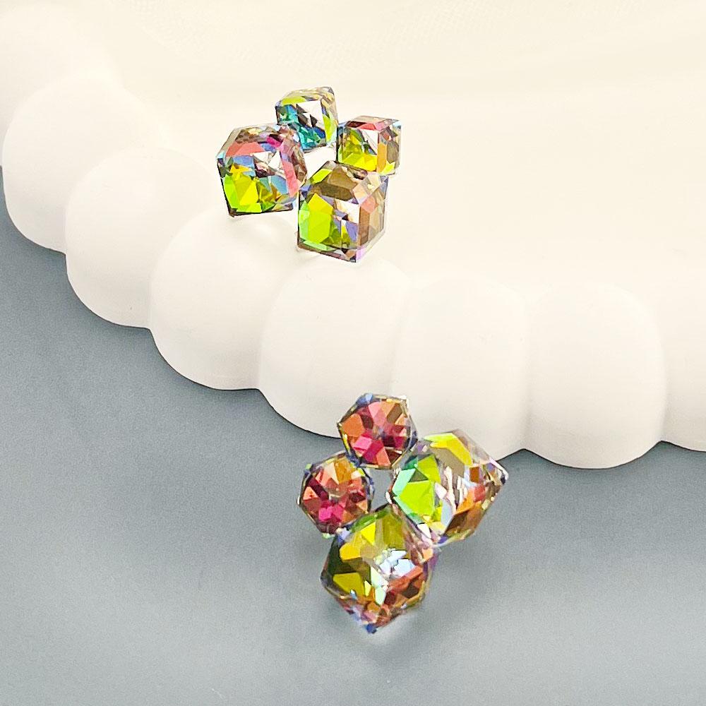 Серьги SIMJOO Silver Needle Aurora super flash luxury edgeful tempering female fashion design dream crystal square earrings
Серьги SIMJOO Silver Needle Aurora super flash luxury edgeful tempering female fashion design dream crystal square earrings