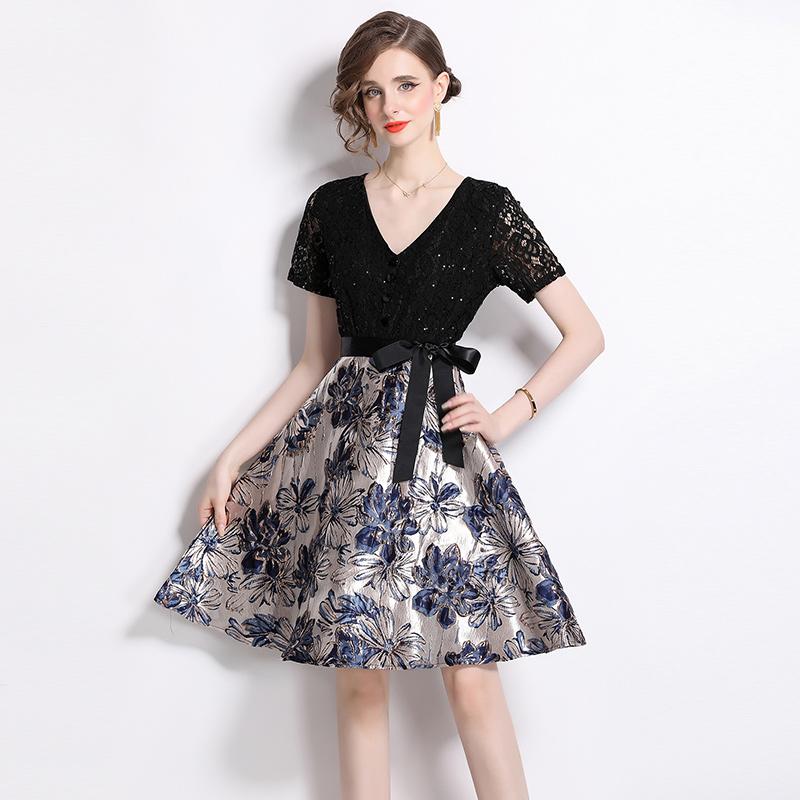 Summer Women V-neck Short Sleeve Vintage Jacquard Flower Lace Patchwork Party Lace-up Dresses XXL чорний
Summer Women V-neck Short Sleeve Vintage Jacquard Flower Lace Patchwork Party Lace-up Dresses XXL чорний