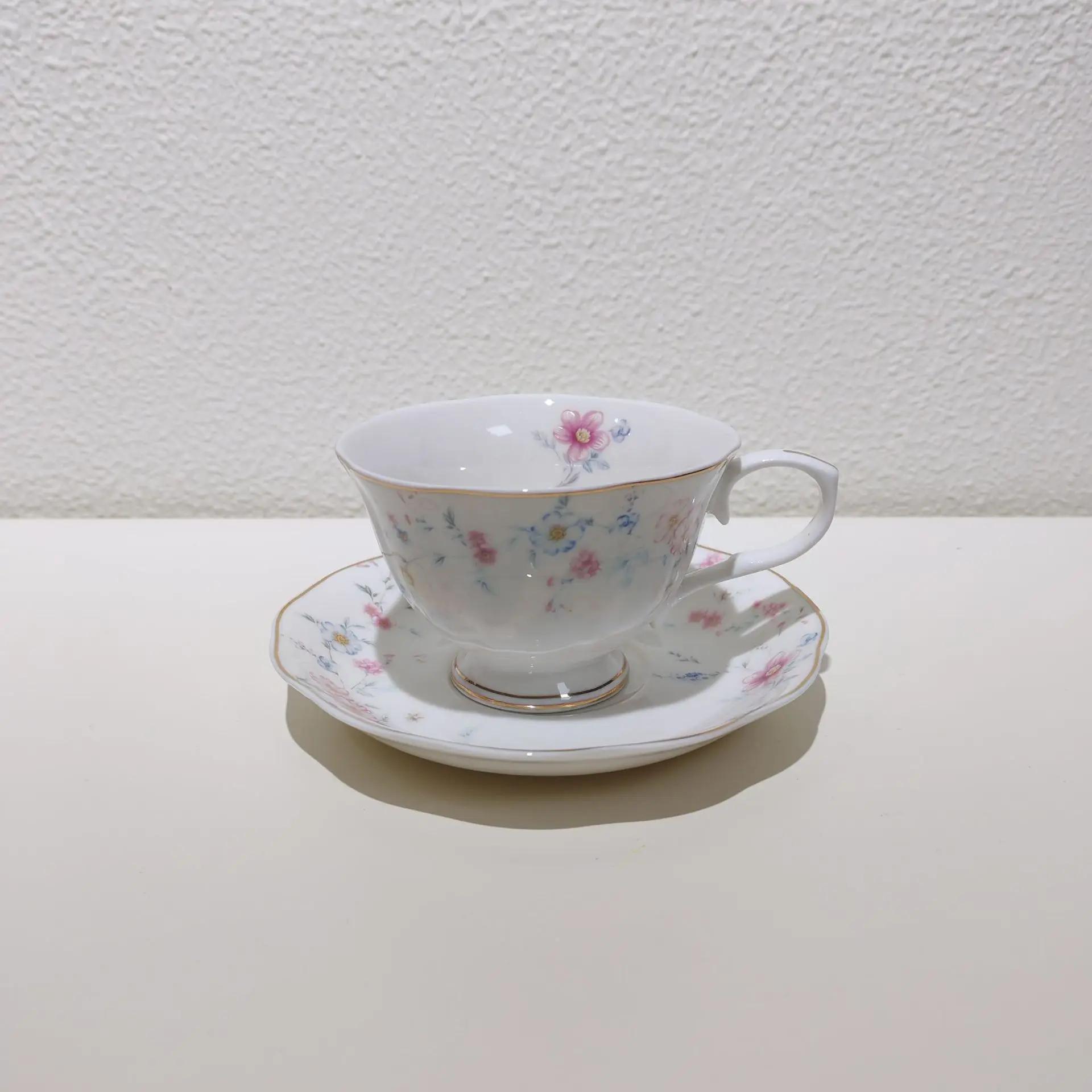 BR230ML Ceramic Black Tea Mug Saucer Retro Afternoon Tea Coffee Cup Teapot Saucer Sets Couple Cup Set Home Creative Drinkware MugEY 230ml
BR230ML Ceramic Black Tea Mug Saucer Retro Afternoon Tea Coffee Cup Teapot Saucer Sets Couple Cup Set Home Creative Drinkware MugEY 230ml
