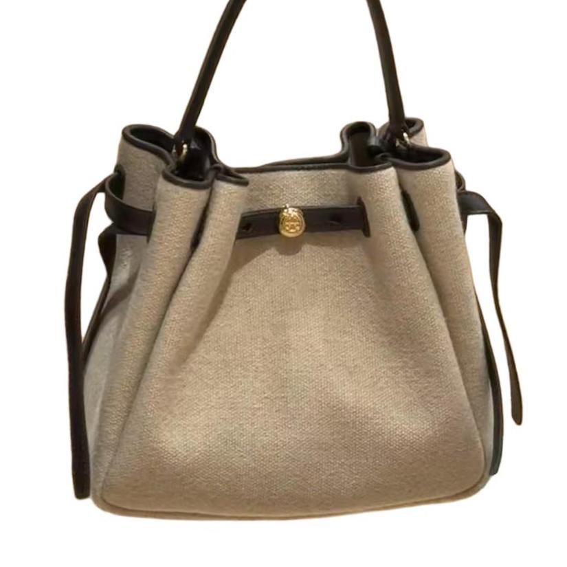 Tory Burch Romy Classic Logo Wool Bucket Bag Women Bags Beige 169276-250 Basic Set (Bag+Dust Bag)
Tory Burch Romy Classic Logo Wool Bucket Bag Women Bags Beige 169276-250 Basic Set (Bag+Dust Bag)