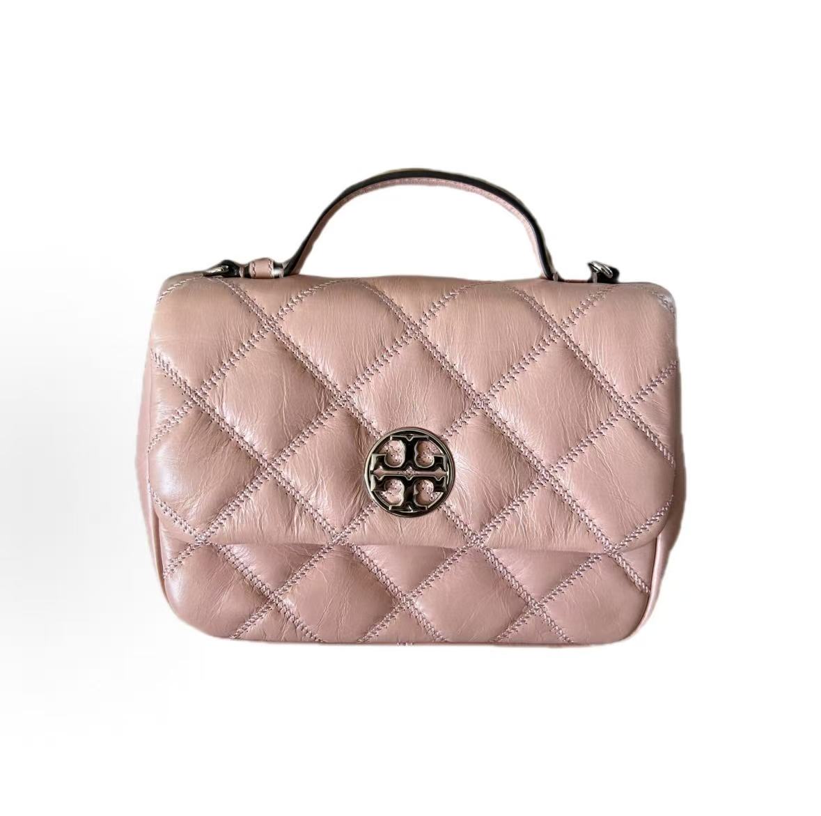 Tory Burch Willa Metallic Micro Logo Lambskin Mini Tote Bag Women Handbags Pink 156136-668 Basic Set (Bag+Dust Bag)
Tory Burch Willa Metallic Micro Logo Lambskin Mini Tote Bag Women Handbags Pink 156136-668 Basic Set (Bag+Dust Bag)