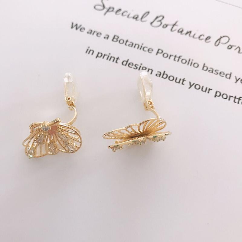 Роскошные циркониевые зажимы для ушей в форме бабочки, поддельные серьги из хряща для женщин и девочек, вечерние украшения для ушей-манжет серебряный
Роскошные циркониевые зажимы для ушей в форме бабочки, поддельные серьги из хряща для женщин и девочек, вечерние украшения для ушей-манжет серебряный