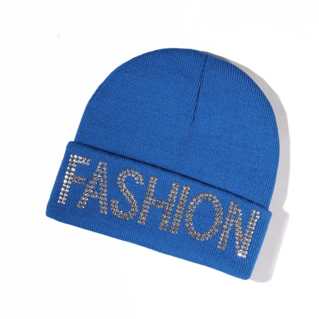 Вязаная шапка с украшением в виде буквы для зимнего тепла, стильная повседневная уличная мода
Вязаная шапка с украшением в виде буквы для зимнего тепла, стильная повседневная уличная мода