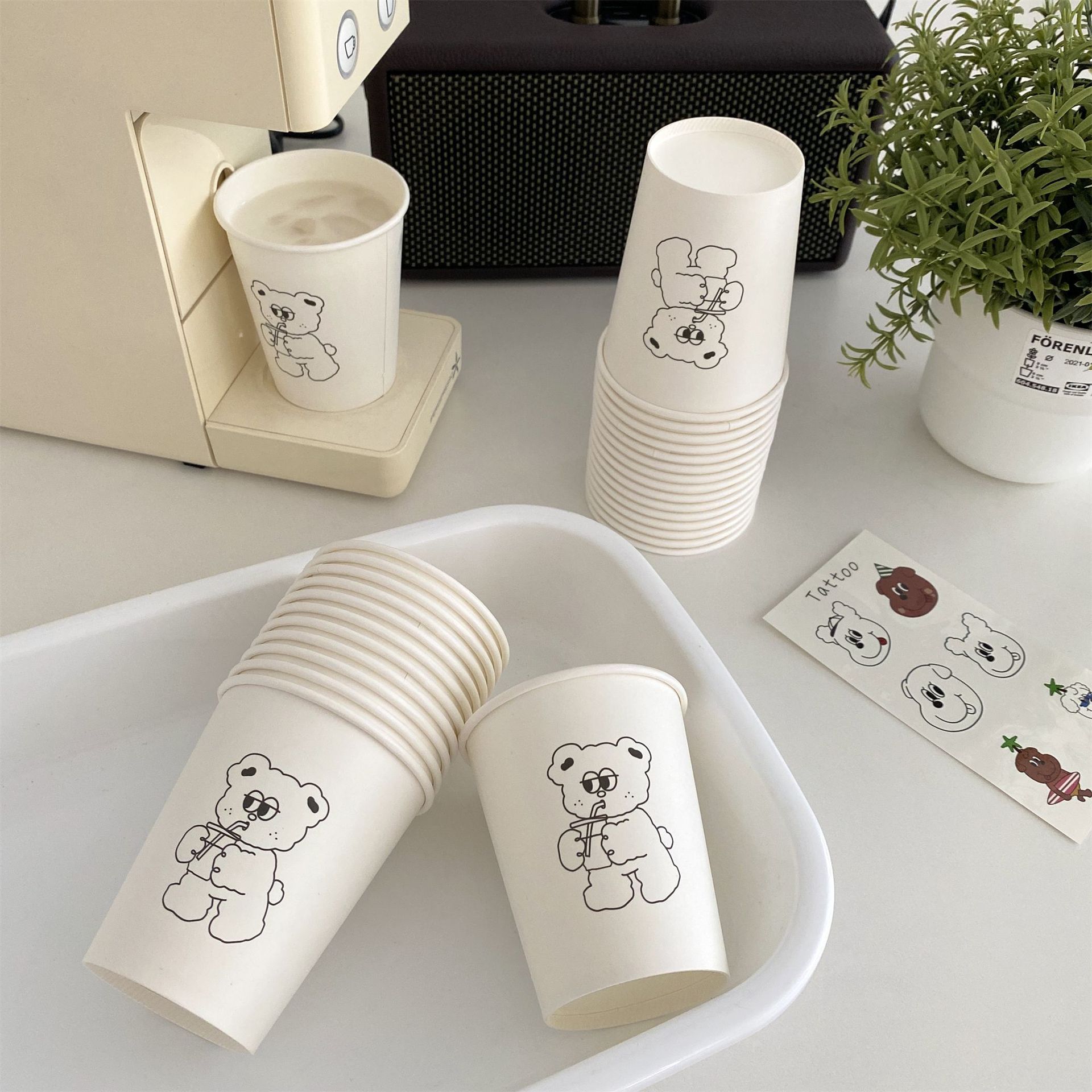Bear-shaped paper cups, minimalist coffee cups, water cups, household use, thickened version, office use, disposable tea cups 20pcs
Bear-shaped paper cups, minimalist coffee cups, water cups, household use, thickened version, office use, disposable tea cups 20pcs