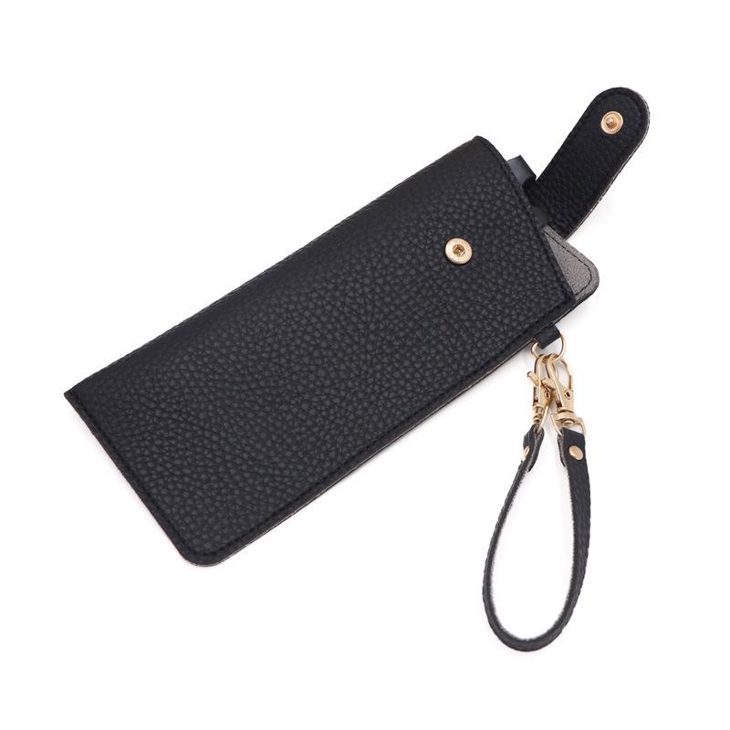 Trendy Japanese Leather Anti-Scratch Sunglasses Case with Bag Hanger
Trendy Japanese Leather Anti-Scratch Sunglasses Case with Bag Hanger