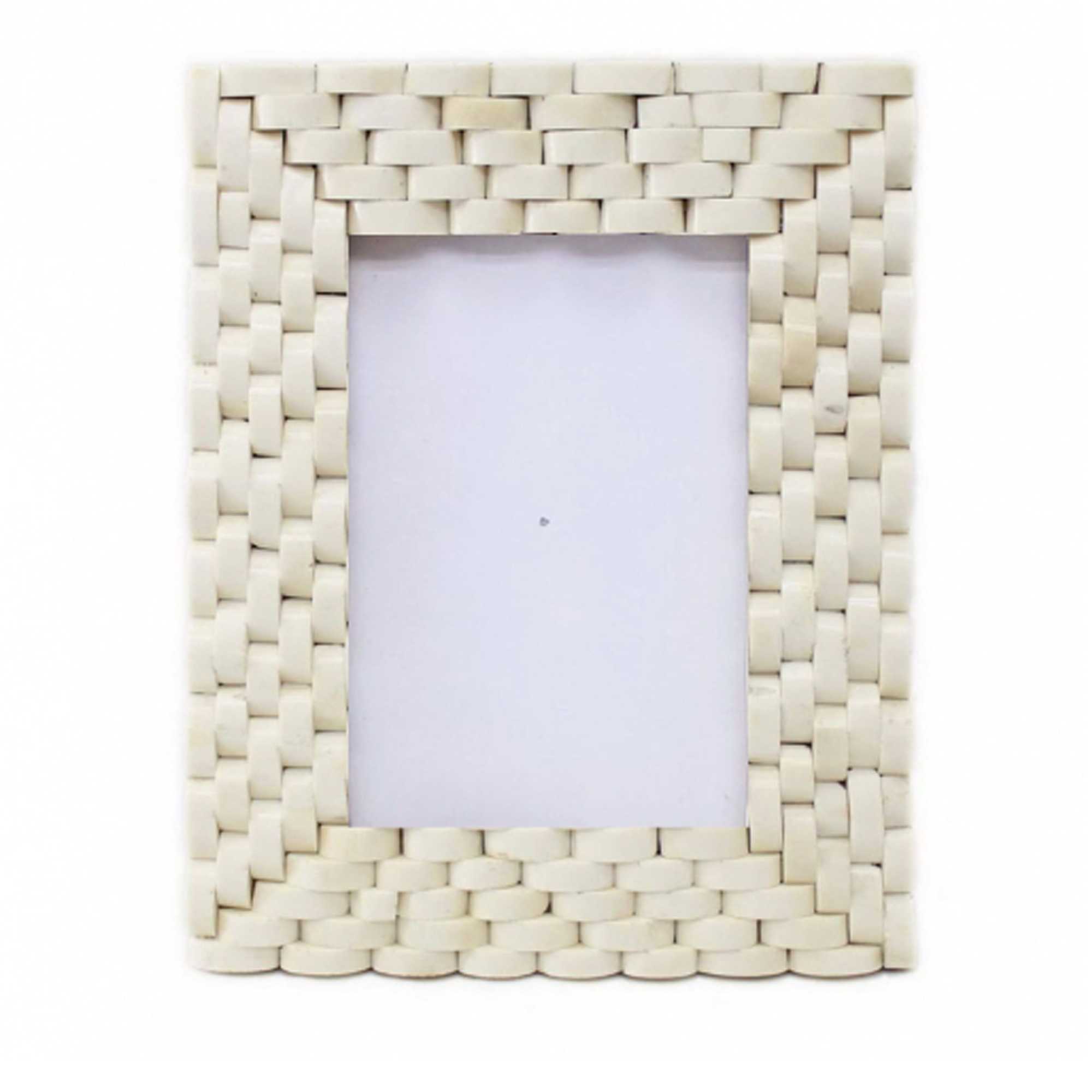 Elegant Bone Inlay Photo Frame | White Textured Weave | Decorative Table Frame 6 x 4 (h x l x w) approx.
Elegant Bone Inlay Photo Frame | White Textured Weave | Decorative Table Frame 6 x 4 (h x l x w) approx.