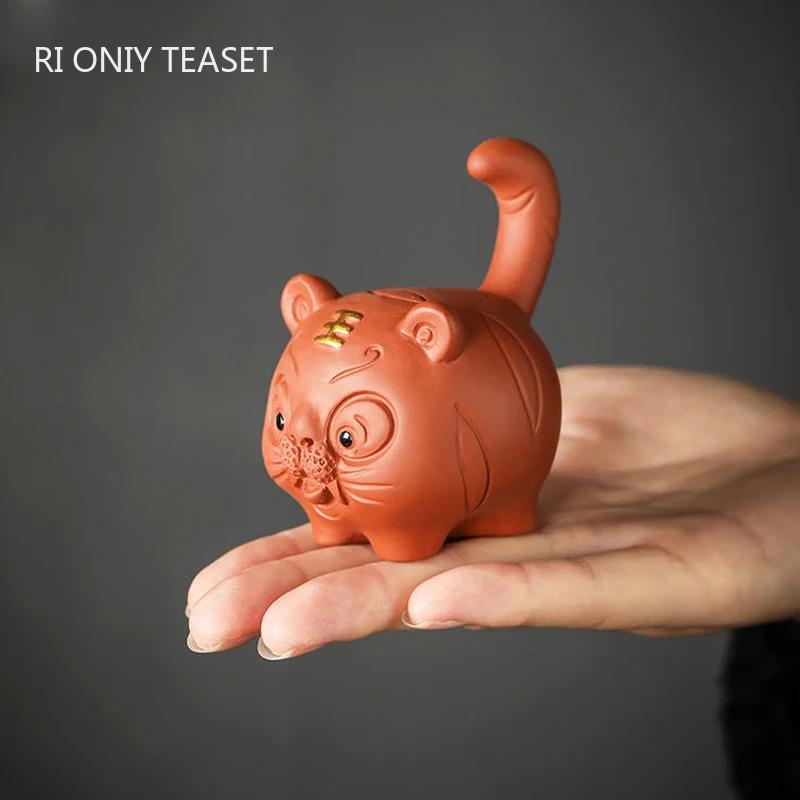 Chinese Luck Tiger Purple Clay Tea Pet Handmade Animal Statue Ornaments Tea Figurine Sculpture Decoration Tea Set Accessories 7x5.5x7.5cm
Chinese Luck Tiger Purple Clay Tea Pet Handmade Animal Statue Ornaments Tea Figurine Sculpture Decoration Tea Set Accessories 7x5.5x7.5cm