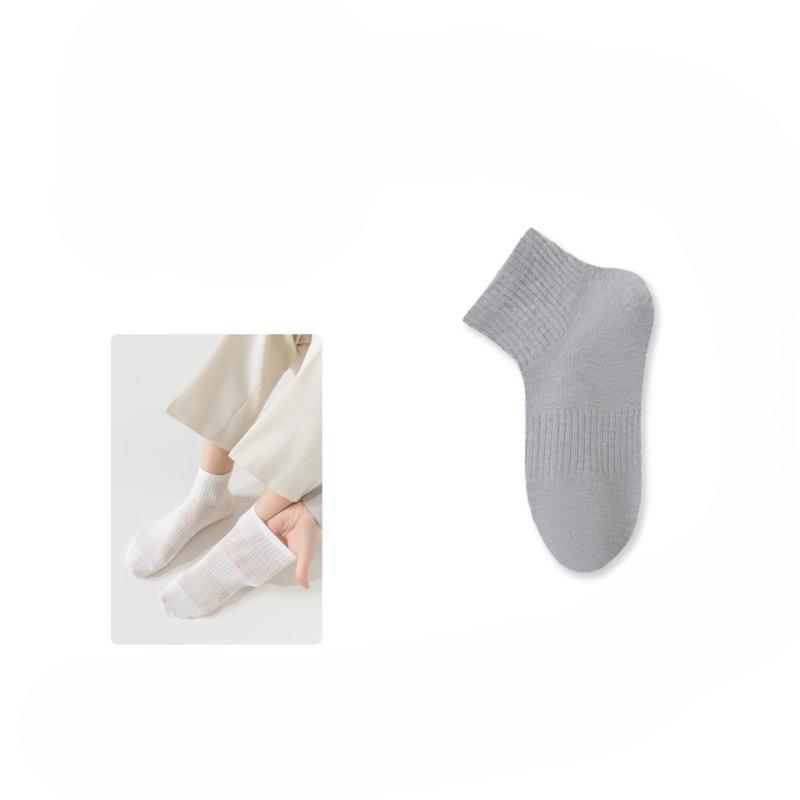 Cotton Anti-odor Summer Lightweight Short Socks for Men, Anti-tear Sports Socks with Mesh Ventilation and Straight Corner Cuffs. 1 pair світло-сірий колір
Cotton Anti-odor Summer Lightweight Short Socks for Men, Anti-tear Sports Socks with Mesh Ventilation and Straight Corner Cuffs. 1 pair світло-сірий колір