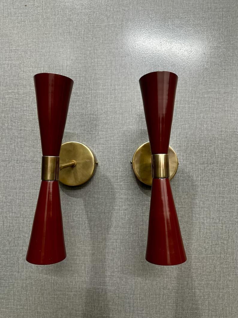 Сучасне настінне бра середини століття: Італійський латунний світильник Діаболо червоний
Сучасне настінне бра середини століття: Італійський латунний світильник Діаболо червоний