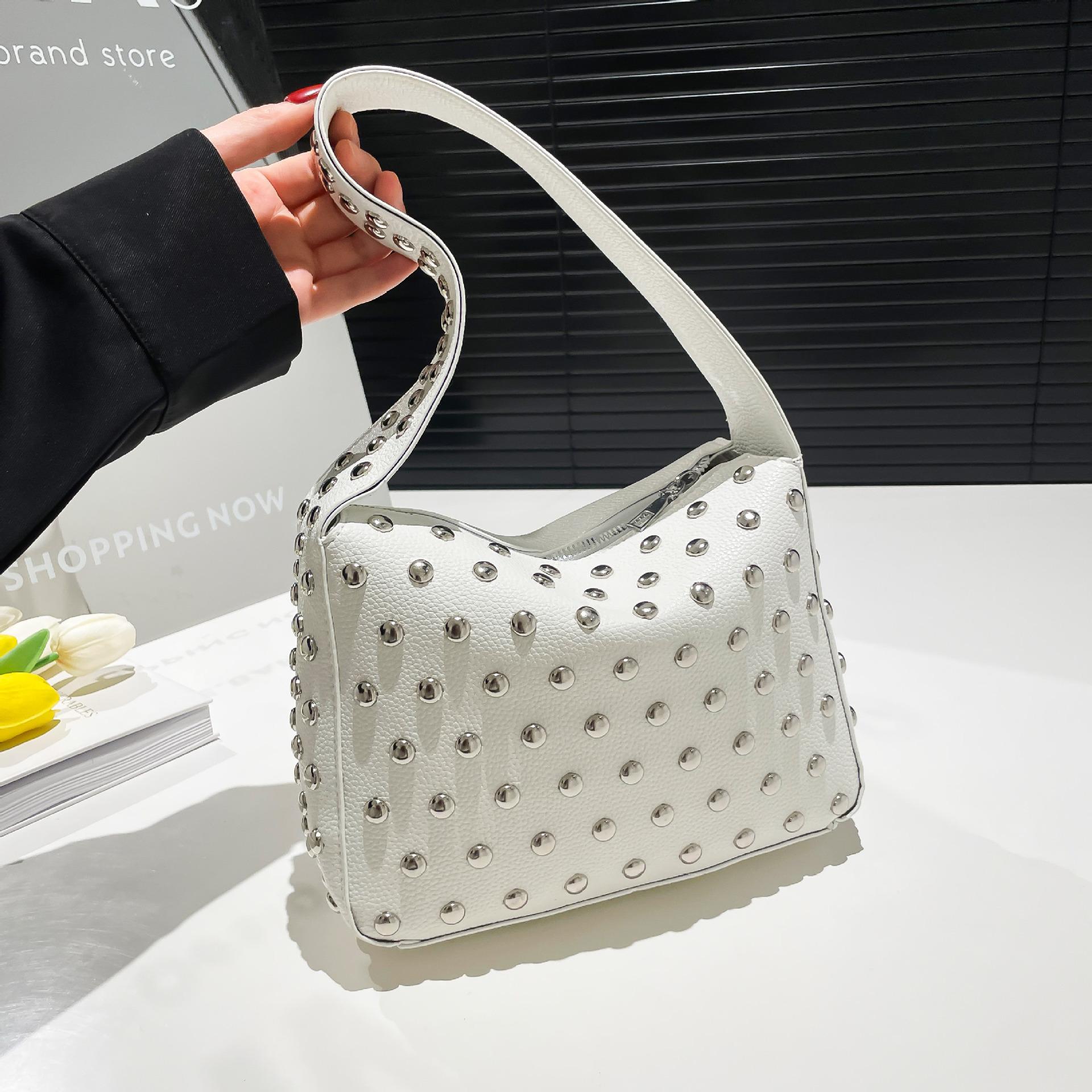 Vintage PU Leather Shoulder Underarm Bag For Women Shiny Rivet Daily Use Handbag Simple Casual Shopping Tote Small square bags белый
Vintage PU Leather Shoulder Underarm Bag For Women Shiny Rivet Daily Use Handbag Simple Casual Shopping Tote Small square bags белый