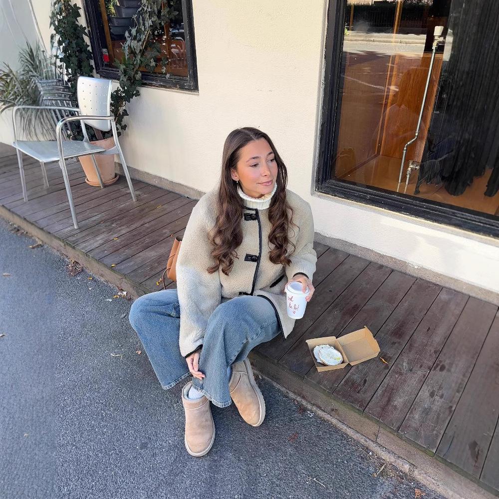 FASHION European and American autumn and winter new women s clothing French Maillard retro decorative fur jacket jacket Clothes S
FASHION European and American autumn and winter new women s clothing French Maillard retro decorative fur jacket jacket Clothes S