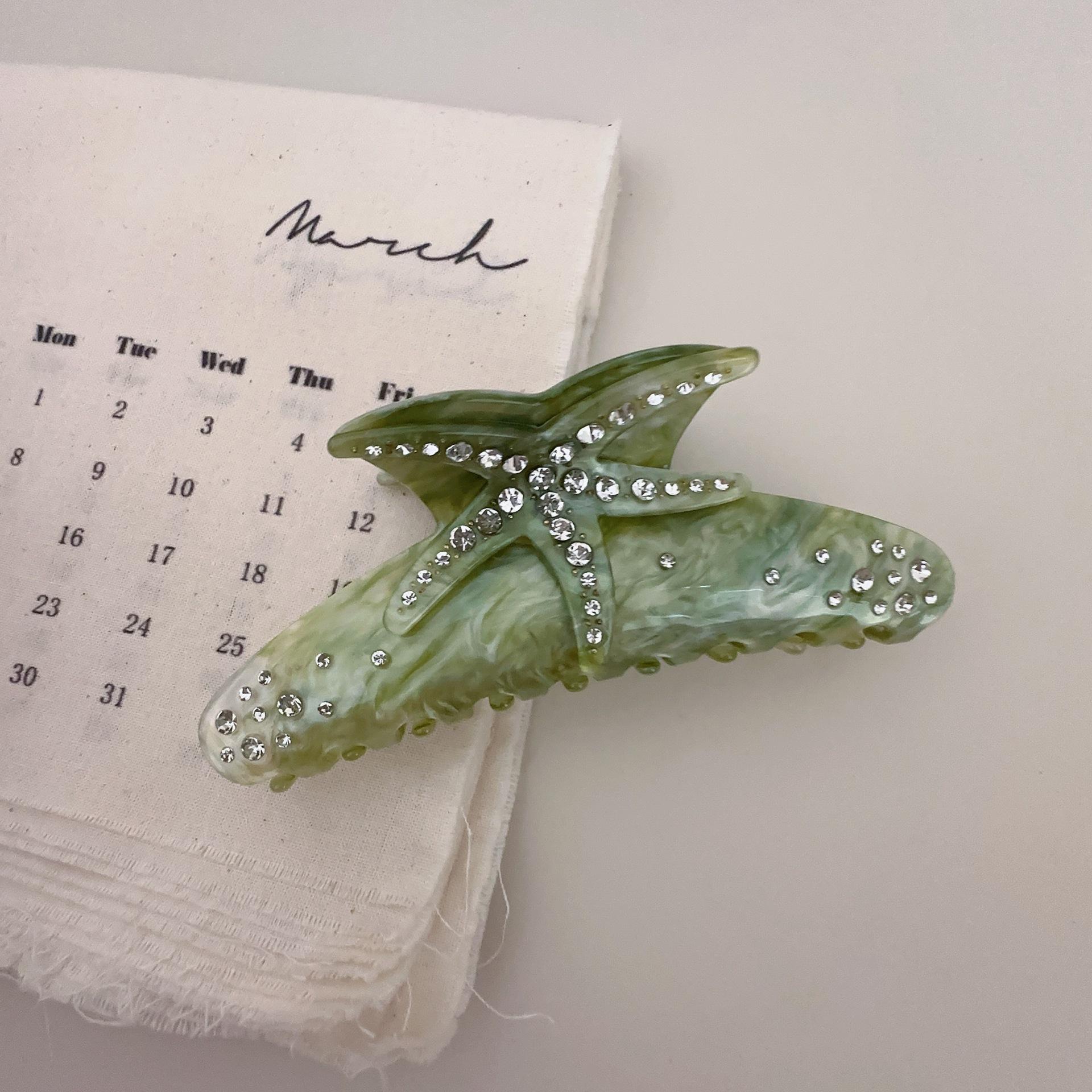 1 diamond-encrusted starfish hair grab super large shark clip three-dimensional acetic acid color hair grab clip Size fits all
1 diamond-encrusted starfish hair grab super large shark clip three-dimensional acetic acid color hair grab clip Size fits all