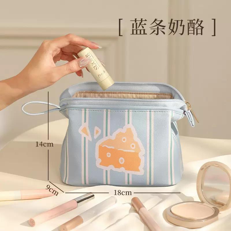 Cartoon Women Tote Cosmetic Bag Fashion Portable Pillow Makeup Orgainzer Pouch Washbag Large Capacity Travel Zipper Bag синий
Cartoon Women Tote Cosmetic Bag Fashion Portable Pillow Makeup Orgainzer Pouch Washbag Large Capacity Travel Zipper Bag синий