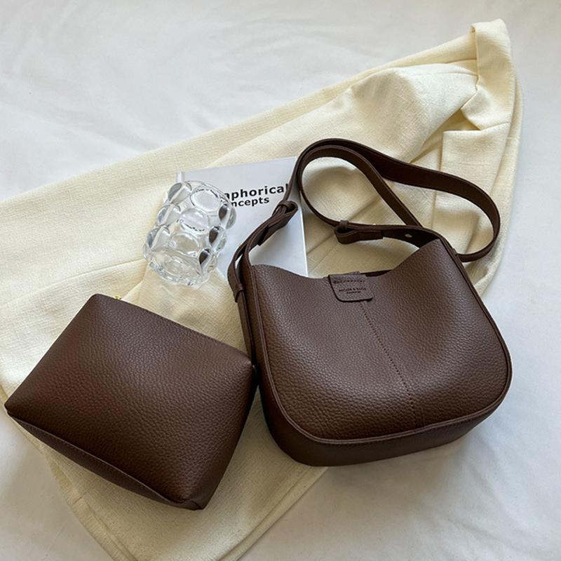 FLYING STARS Brand Soft Leather Bag For Women Fashion Commuting Shoulder Crossbody Bag Large Capacity Casual Retro Bucket Bag 23cmX19cmX9cm
FLYING STARS Brand Soft Leather Bag For Women Fashion Commuting Shoulder Crossbody Bag Large Capacity Casual Retro Bucket Bag 23cmX19cmX9cm