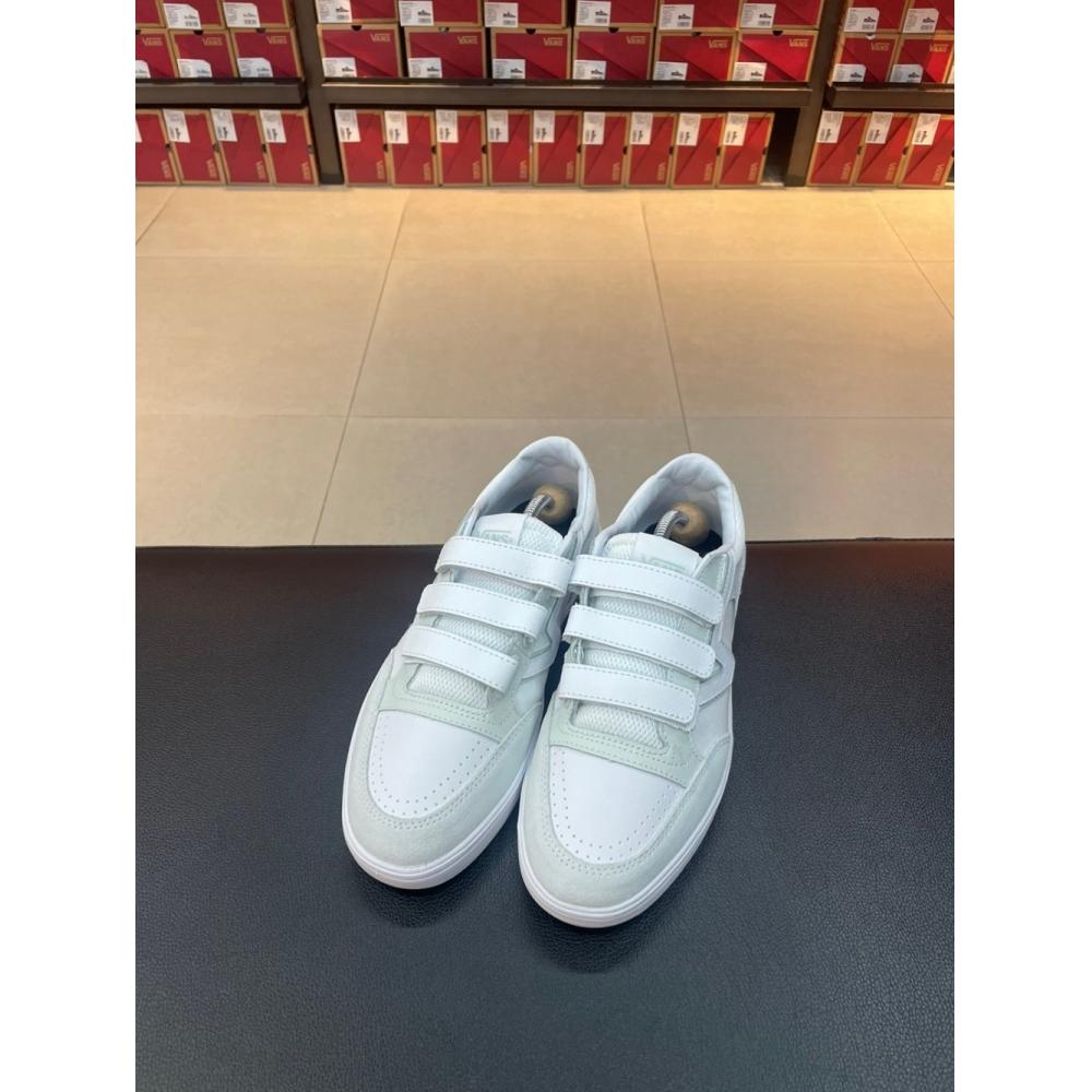 Vans Unisex Lowland Cc V Кроссовки Lowland Cc V Синий True White Vn000cthbes white/220
Vans Unisex Lowland Cc V Кроссовки Lowland Cc V Синий True White Vn000cthbes white/220