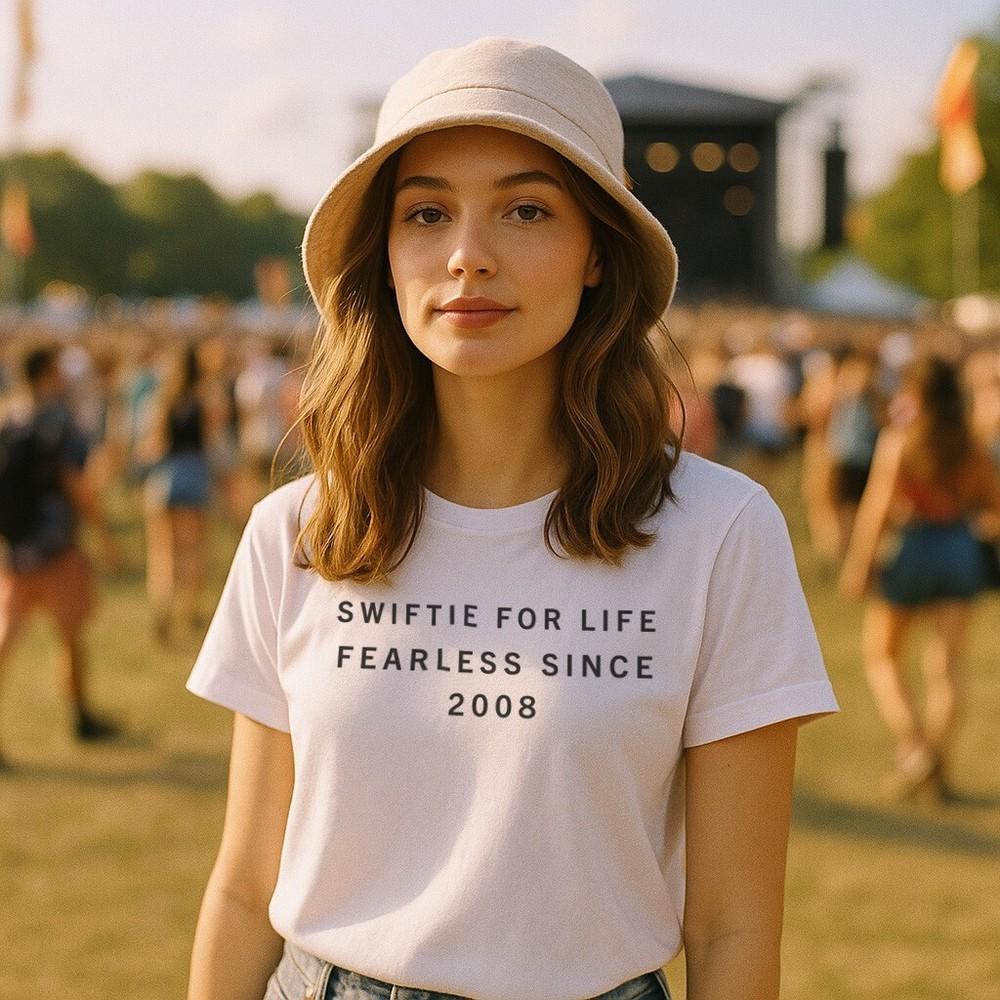 Swiftie Навсегда Бесстрашный С 2008 Женская Футболка Текст Фестиваль L
Swiftie Навсегда Бесстрашный С 2008 Женская Футболка Текст Фестиваль L