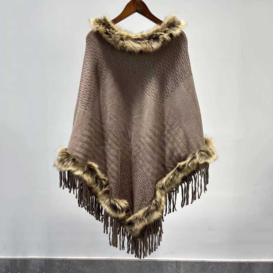 Женский вязаный кардиган большого размера: Необычное кейп с рукавами «летучая мышь», воротником из искусственного лисьего меха и отделкой кисточками.
Женский вязаный кардиган большого размера: Необычное кейп с рукавами «летучая мышь», воротником из искусственного лисьего меха и отделкой кисточками.