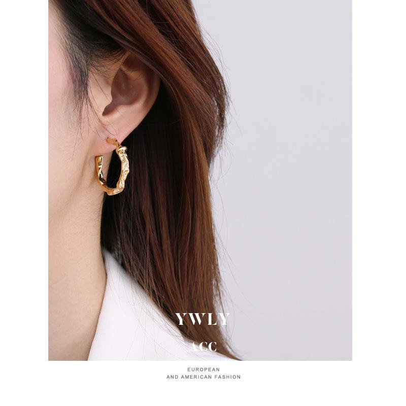 European & American Irregular Concave-Convex Minimalist Earrings: Cold Style, Creative Design Hoops for Women
European & American Irregular Concave-Convex Minimalist Earrings: Cold Style, Creative Design Hoops for Women