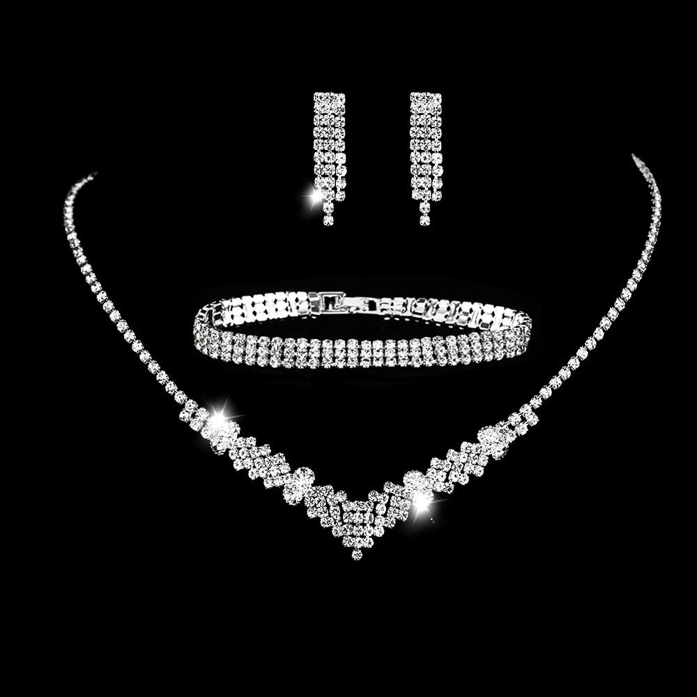 Elegant Shiny Water Diamond Jewelry Set: Necklace, Earrings & Bracelet for Weddings
Elegant Shiny Water Diamond Jewelry Set: Necklace, Earrings & Bracelet for Weddings