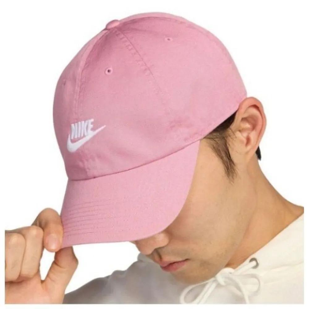 Hat FB5368-699 Unstructured Futura Wash Cap Pink shades
Hat FB5368-699 Unstructured Futura Wash Cap Pink shades
