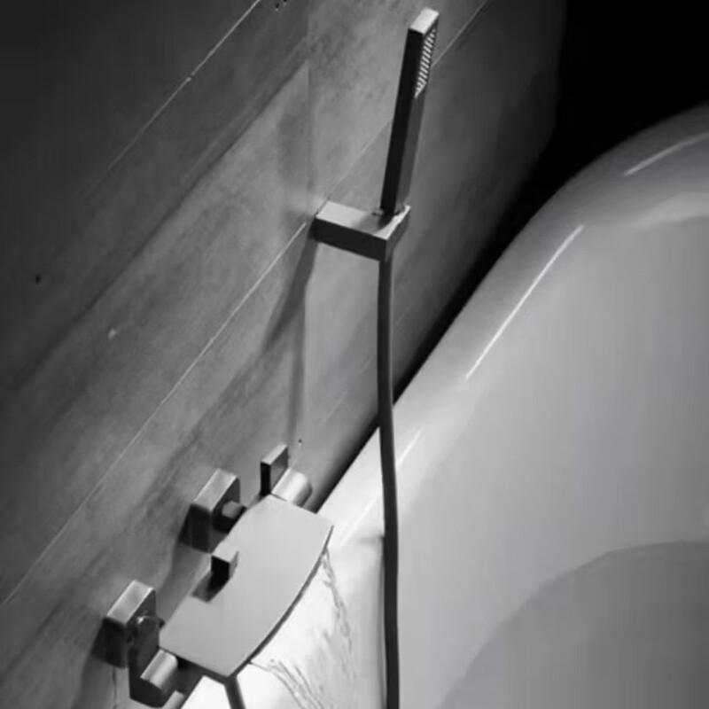 Yipan Wall-Mounted Bathtub & Shower Mixer Faucet
Yipan Wall-Mounted Bathtub & Shower Mixer Faucet