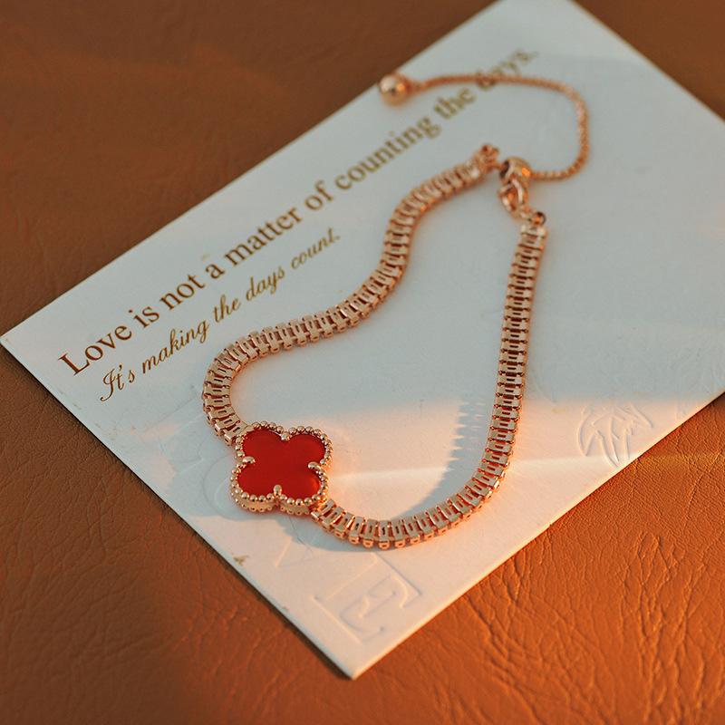 Zircon four-leaf flower pull bracelet light luxury high-end exquisite bracelet niche fashion temperament jewelry women
Zircon four-leaf flower pull bracelet light luxury high-end exquisite bracelet niche fashion temperament jewelry women