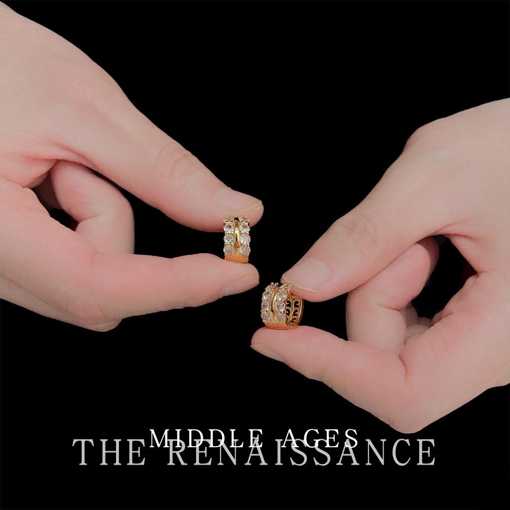 Medieval hollow zircon small earrings thickened plated real gold earrings earrings earrings
Medieval hollow zircon small earrings thickened plated real gold earrings earrings earrings