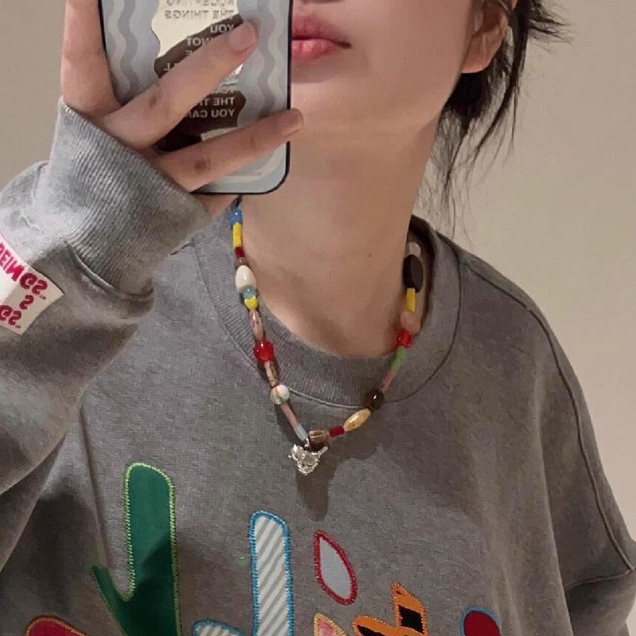 Resin glass beaded bird pendant necklace, personalized versatile retro collarbone chain, light luxury temperament, high-end jewelry
Resin glass beaded bird pendant necklace, personalized versatile retro collarbone chain, light luxury temperament, high-end jewelry