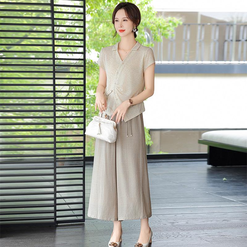 Elegant Short-Sleeved Summer Top for Moms and Seniors - Stylish and Dignified Casual Wear 2XL (Recommended 120-135 lbs)
Elegant Short-Sleeved Summer Top for Moms and Seniors - Stylish and Dignified Casual Wear 2XL (Recommended 120-135 lbs)