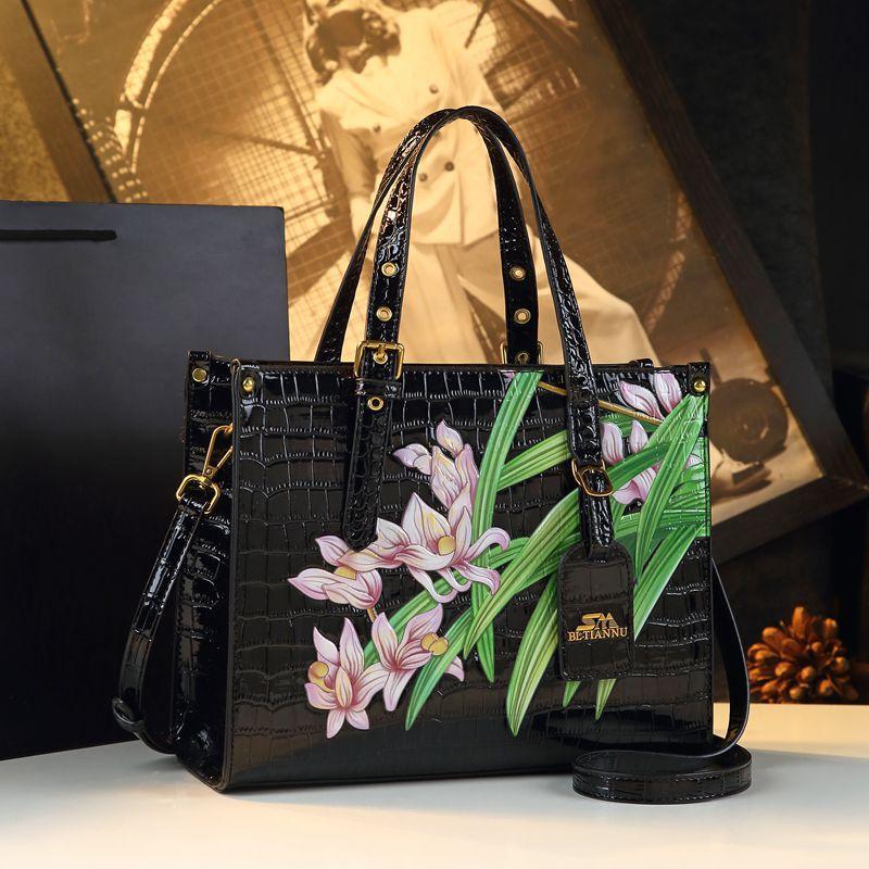 Shoulder Bag Versatile Ethnic Style Middle-aged Women s Handbag
Shoulder Bag Versatile Ethnic Style Middle-aged Women s Handbag
