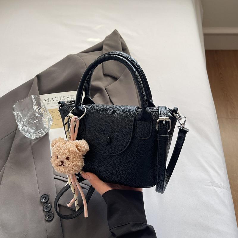 Retro small bag women s spring and summer new handbag high-end simple commuting fashion messenger bucket bag чорний
Retro small bag women s spring and summer new handbag high-end simple commuting fashion messenger bucket bag чорний