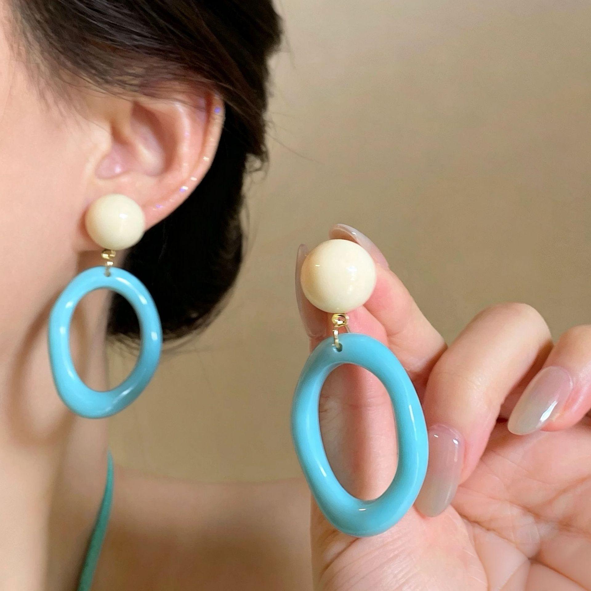 Summer dopamine irregular circle earrings female giant good-looking unique and beautiful earrings seaside vacation photo earrings
Summer dopamine irregular circle earrings female giant good-looking unique and beautiful earrings seaside vacation photo earrings