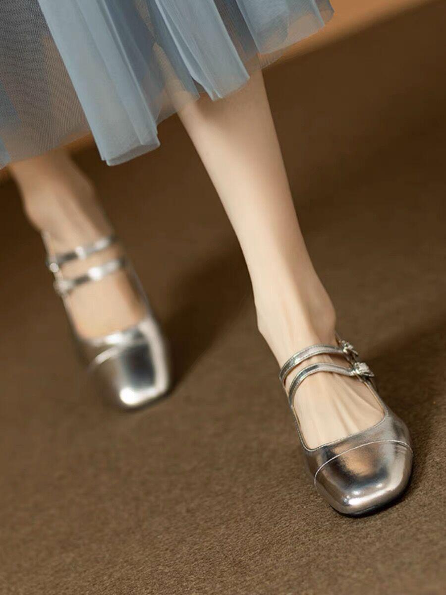 Винтажные туфли-лодочки на высоком каблуке для женщин, массивные серебристые туфли-одинарки, новинка 2025, весенние, с квадратным носком, Мэри Джейн, женские туфли Мэри Джейн с пряжкой 35 серебряный
Винтажные туфли-лодочки на высоком каблуке для женщин, массивные серебристые туфли-одинарки, новинка 2025, весенние, с квадратным носком, Мэри Джейн, женские туфли Мэри Джейн с пряжкой 35 серебряный