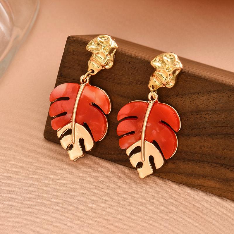 Creative Green Resin Leaf Hollow Pendant Earrings for Women Fashion Gold Color Ginkgo Leaf Personality Earrings Party Zircon красный
Creative Green Resin Leaf Hollow Pendant Earrings for Women Fashion Gold Color Ginkgo Leaf Personality Earrings Party Zircon красный