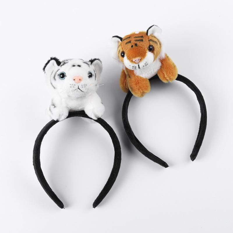 Cute little tiger doll headband cartoon animal headgear super cute photo performance headband forest hair card girl
Cute little tiger doll headband cartoon animal headgear super cute photo performance headband forest hair card girl