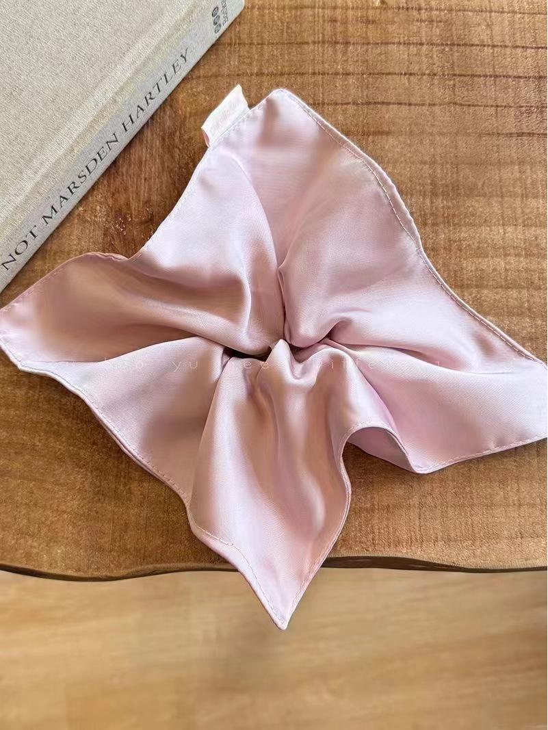 Комплект из квадратного шарфа и повязки для волос в стиле Чжао Луси 2024 года — корейский дизайн в виде мельницы розовый
Комплект из квадратного шарфа и повязки для волос в стиле Чжао Луси 2024 года — корейский дизайн в виде мельницы розовый