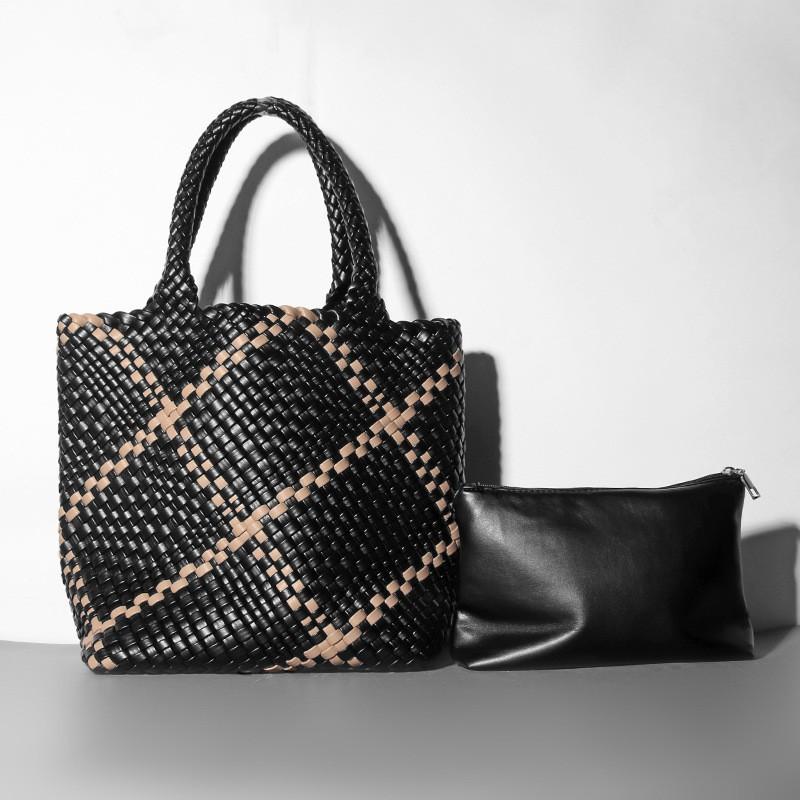 High-quality Color-matching Woven Tote Handbag чорний
High-quality Color-matching Woven Tote Handbag чорний
