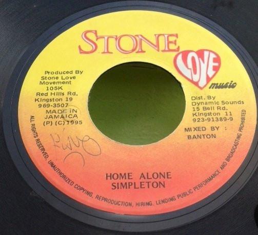 7-дюймовая пластинка SIMPLETON - Home Alone NONE Stone Love Musi 1995 Ямайка Регги, Ска и Даб Б/У
7-дюймовая пластинка SIMPLETON - Home Alone NONE Stone Love Musi 1995 Ямайка Регги, Ска и Даб Б/У