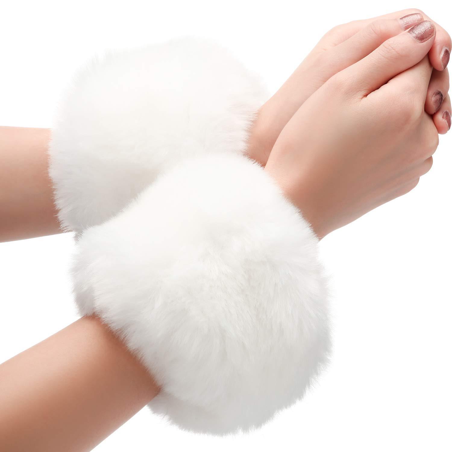 Plush Faux Fur Wrist Cuffs for Winter & Halloween Costumes 20*10 Approx. 42g
Plush Faux Fur Wrist Cuffs for Winter & Halloween Costumes 20*10 Approx. 42g