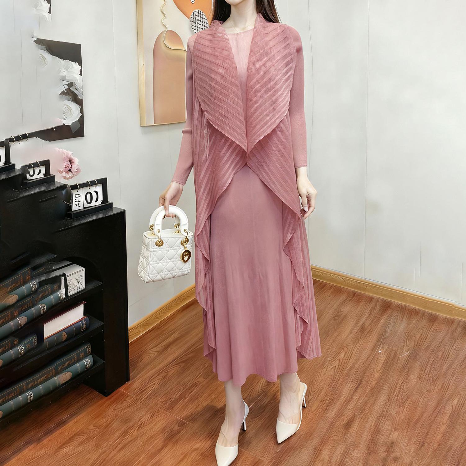 Plus Size Women s High-Quality Textured Two-Piece Look Loose Slimming Solid Color Miyake Long Sleeve Dress One Size рожевий
Plus Size Women s High-Quality Textured Two-Piece Look Loose Slimming Solid Color Miyake Long Sleeve Dress One Size рожевий