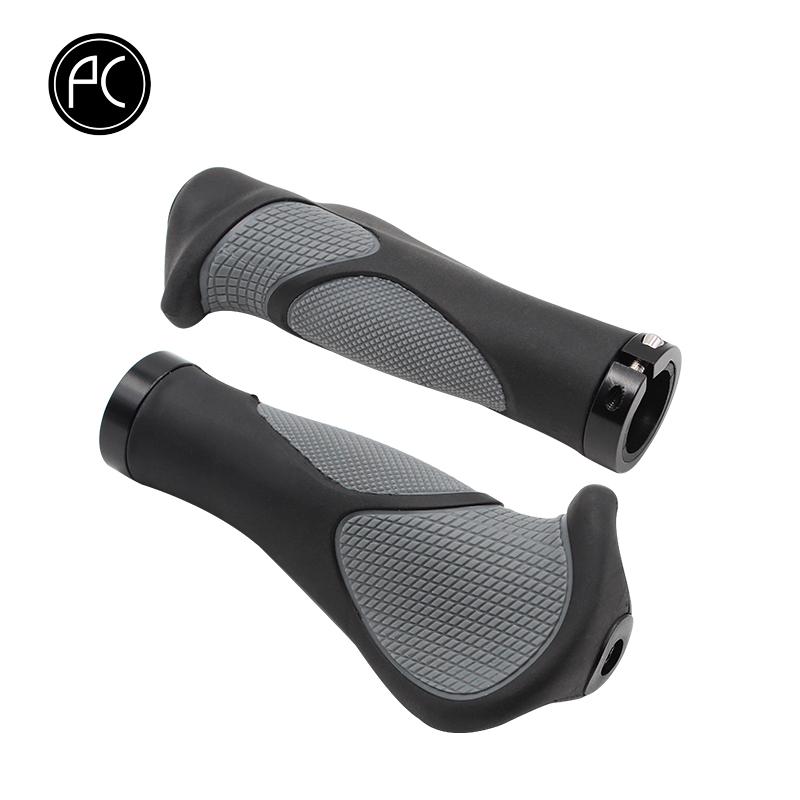 PCycling Ergonomic Bicycle Grips Handlebar TPR Rubber Casing Sheath Tone Non-Slip MTB Cycling Hand Rest Shock Absorption Bar End
PCycling Ergonomic Bicycle Grips Handlebar TPR Rubber Casing Sheath Tone Non-Slip MTB Cycling Hand Rest Shock Absorption Bar End
