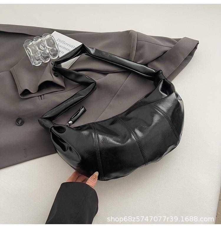 2025 new niche fashion high sense niche shoulder bag women travel armpit croissant bag messenger bag
2025 new niche fashion high sense niche shoulder bag women travel armpit croissant bag messenger bag