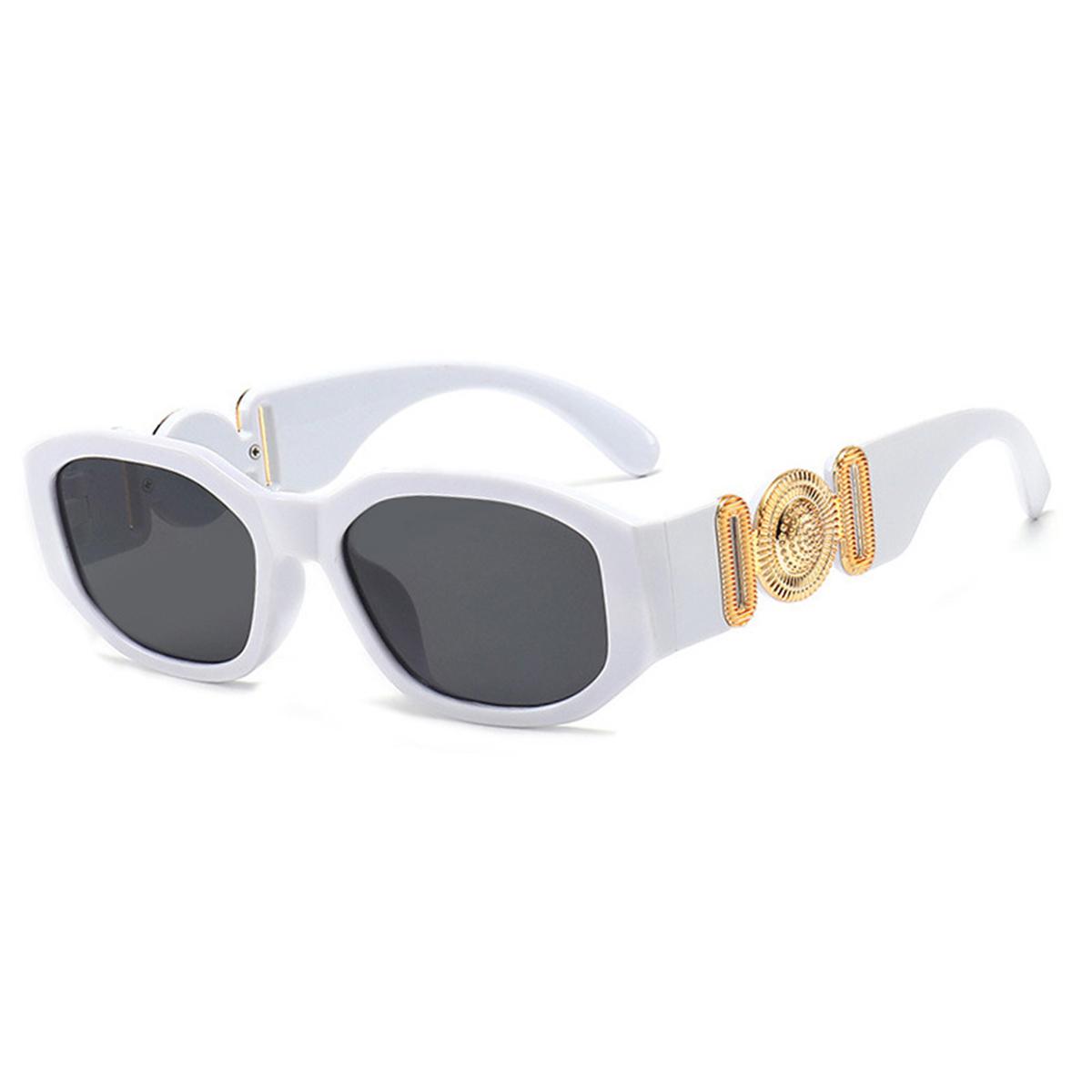 Latest Compact Box Sunglasses European and American Trends Head with Polygonal Eyeglasses Personalized Pattern Sunglasses
Latest Compact Box Sunglasses European and American Trends Head with Polygonal Eyeglasses Personalized Pattern Sunglasses