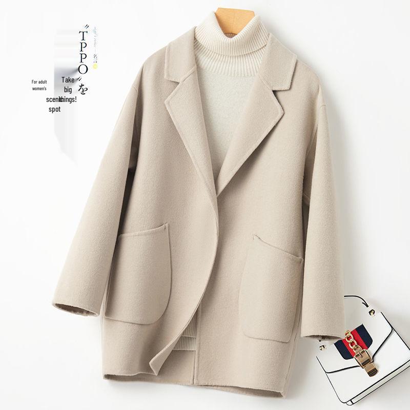 Женское двустороннее шерстяное пальто приталенного силуэта для осени и зимы - короткое, свободное, для миниатюрных, больших размеров XL 150-170 cm
Женское двустороннее шерстяное пальто приталенного силуэта для осени и зимы - короткое, свободное, для миниатюрных, больших размеров XL 150-170 cm