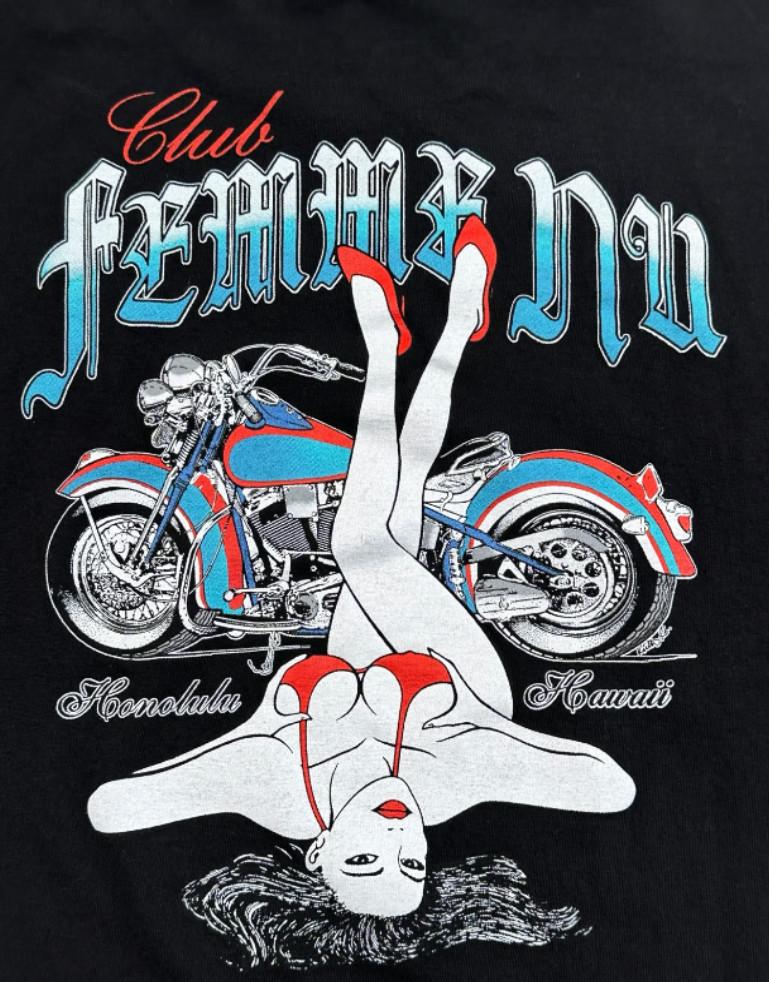 РЕДКАЯ Винтажная Футболка Стрип-Клуба Femme Nu Гонолулу Гавайи Бикини Пин-ап Девушка 90-е S
РЕДКАЯ Винтажная Футболка Стрип-Клуба Femme Nu Гонолулу Гавайи Бикини Пин-ап Девушка 90-е S