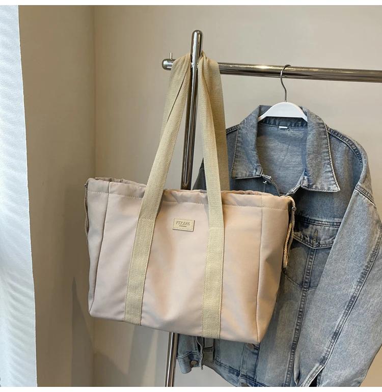 Large Capacity Nylon Bag Versatile Casual Shoulder Bag With Lock Soft And Soft Pendular And Trendy Monochromatic High Quality
Large Capacity Nylon Bag Versatile Casual Shoulder Bag With Lock Soft And Soft Pendular And Trendy Monochromatic High Quality
