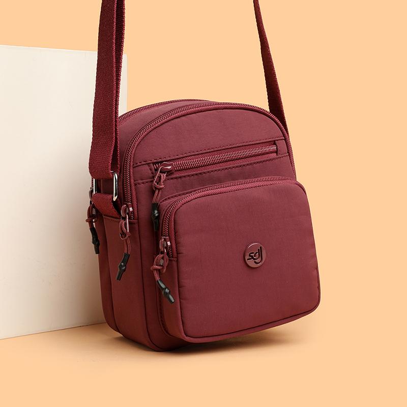 Multi-layer multi-functial single-shoulder bag - stylish crossbody bag made of women s Oxford fabric - suitable for travel and (20cm<Max Length<30cm)
Multi-layer multi-functial single-shoulder bag - stylish crossbody bag made of women s Oxford fabric - suitable for travel and (20cm<Max Length<30cm)